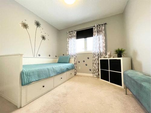 236 Shetland Garden, Fort Mcmurray, AB - Indoor Photo Showing Bedroom