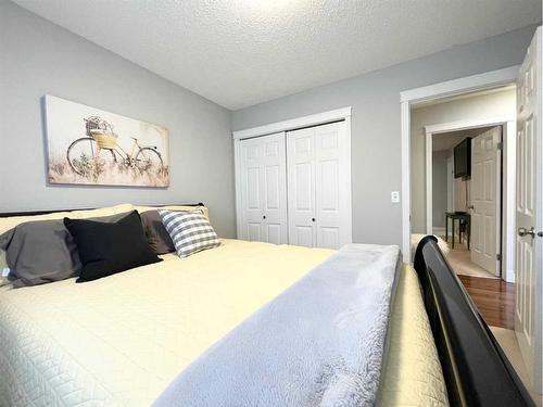 236 Shetland Garden, Fort Mcmurray, AB - Indoor Photo Showing Bedroom