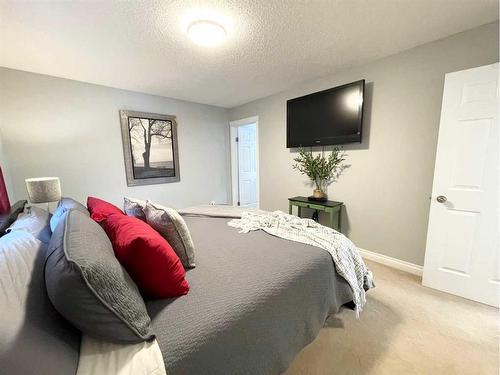 236 Shetland Garden, Fort Mcmurray, AB - Indoor Photo Showing Bedroom