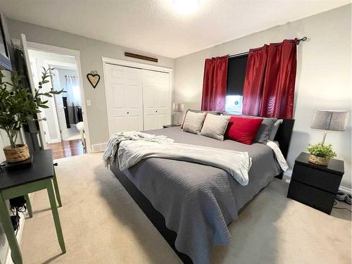 236 Shetland Garden, Fort Mcmurray, AB - Indoor Photo Showing Bedroom