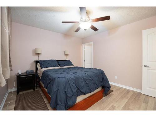 192 Torrie Crescent, Fort Mcmurray, AB - Indoor Photo Showing Bedroom