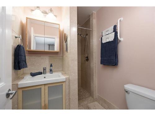 192 Torrie Crescent, Fort Mcmurray, AB - Indoor Photo Showing Bathroom