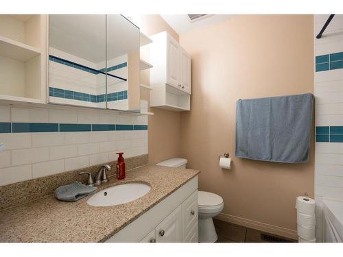 192 Torrie Crescent, Fort Mcmurray, AB - Indoor Photo Showing Bathroom