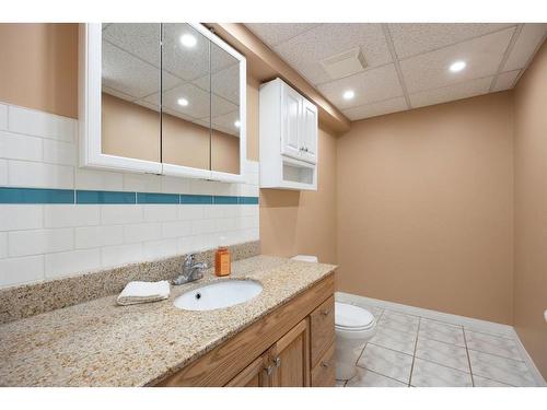 192 Torrie Crescent, Fort Mcmurray, AB - Indoor Photo Showing Bathroom