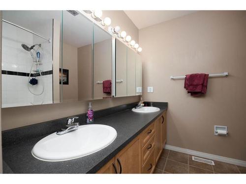 72-400 Silin Forest Road, Fort Mcmurray, AB - Indoor Photo Showing Bathroom