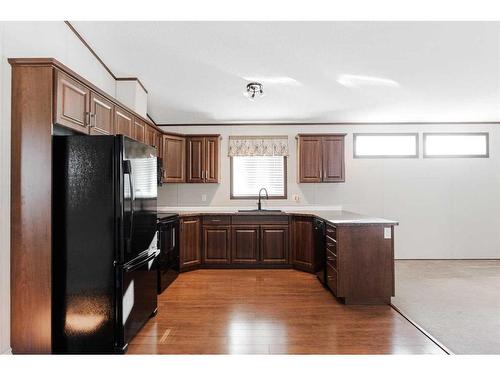 152 Card Crescent, Fort Mcmurray, AB - Indoor Photo Showing Kitchen