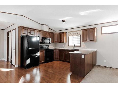 152 Card Crescent, Fort Mcmurray, AB - Indoor Photo Showing Kitchen