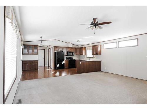 152 Card Crescent, Fort Mcmurray, AB - Indoor Photo Showing Kitchen