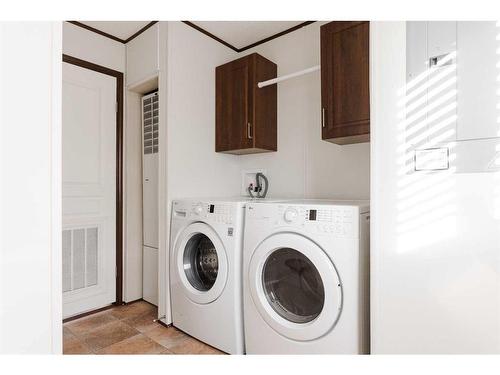 152 Card Crescent, Fort Mcmurray, AB - Indoor Photo Showing Laundry Room