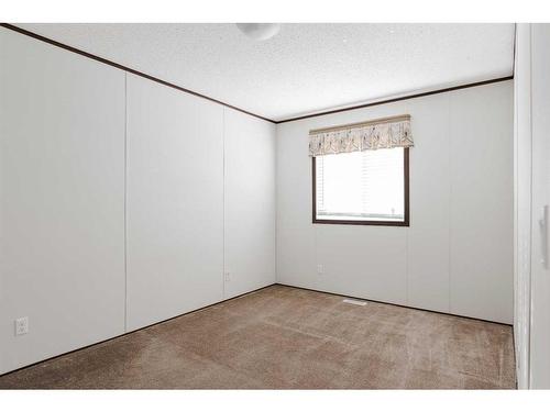 152 Card Crescent, Fort Mcmurray, AB - Indoor Photo Showing Other Room