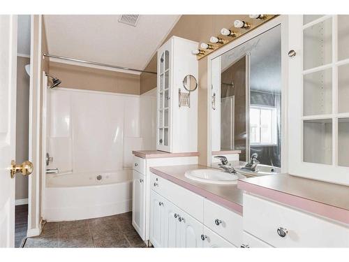 397 Cree Road, Fort Mcmurray, AB - Indoor Photo Showing Bathroom