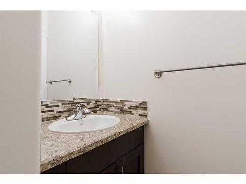 11-300 Sparrow Hawk Drive, Fort Mcmurray, AB - Indoor Photo Showing Bathroom