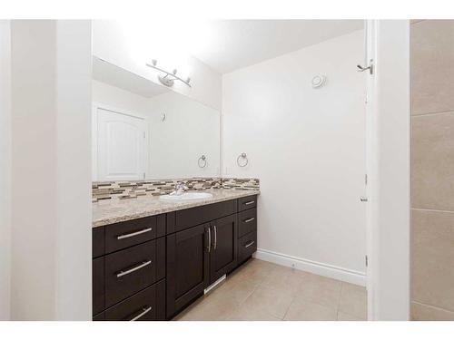 11-300 Sparrow Hawk Drive, Fort Mcmurray, AB - Indoor Photo Showing Bathroom