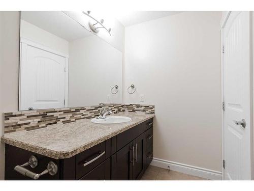 11-300 Sparrow Hawk Drive, Fort Mcmurray, AB - Indoor Photo Showing Bathroom