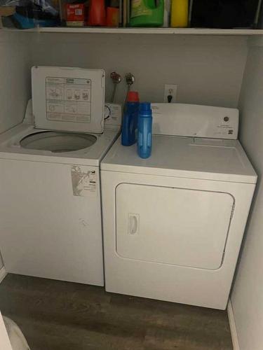 142 Wolverine Drive, Fort Mcmurray, AB - Indoor Photo Showing Laundry Room