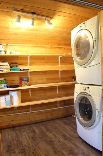 650017 Range Road 185, Rural Athabasca County, AB - Indoor Photo Showing Laundry Room