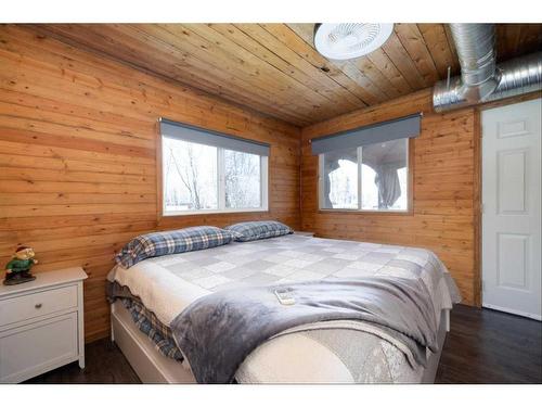 650017 Range Road 185, Rural Athabasca County, AB - Indoor Photo Showing Bedroom