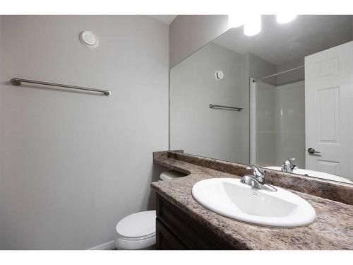 16-120 Warren Way, Fort Mcmurray, AB - Indoor Photo Showing Bathroom