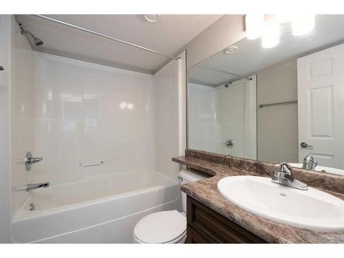 16-120 Warren Way, Fort Mcmurray, AB - Indoor Photo Showing Bathroom