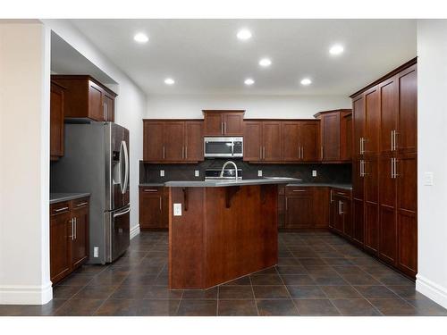 132 Woodpecker Way, Fort Mcmurray, AB - Indoor Photo Showing Kitchen