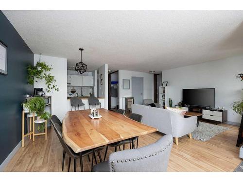 300-14921 Macdonald Drive, Fort Mcmurray, AB - Indoor Photo Showing Dining Room