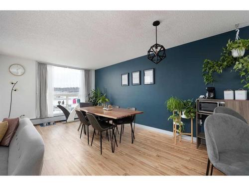 300-14921 Macdonald Drive, Fort Mcmurray, AB - Indoor Photo Showing Dining Room