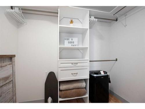 300-14921 Macdonald Drive, Fort Mcmurray, AB - Indoor With Storage