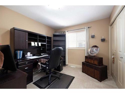 221 Paris Crescent Nw, Fort Mcmurray, AB - Indoor Photo Showing Other Room