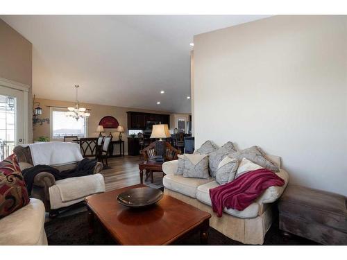 221 Paris Crescent Nw, Fort Mcmurray, AB - Indoor Photo Showing Living Room