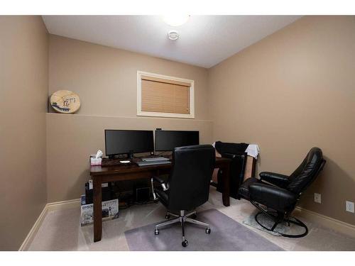 221 Paris Crescent Nw, Fort Mcmurray, AB - Indoor Photo Showing Office