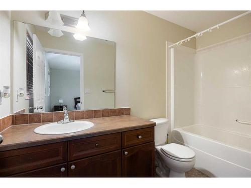 68-240 Laffont Way, Fort Mcmurray, AB - Indoor Photo Showing Bathroom