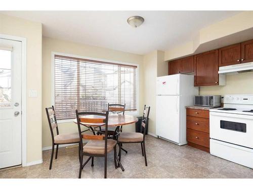 68-240 Laffont Way, Fort Mcmurray, AB - Indoor Photo Showing Kitchen