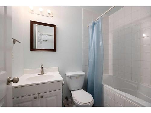 68-240 Laffont Way, Fort Mcmurray, AB - Indoor Photo Showing Bathroom