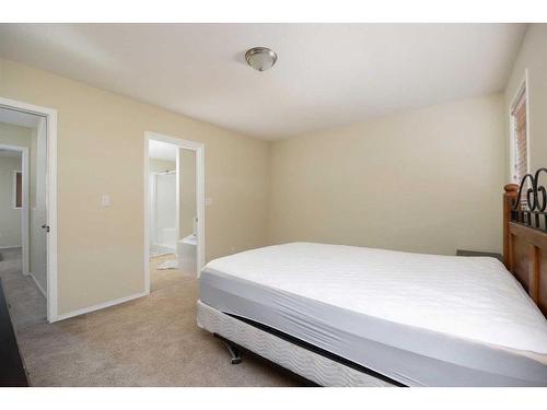 68-240 Laffont Way, Fort Mcmurray, AB - Indoor Photo Showing Bedroom