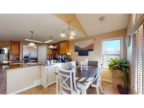 201 Pickles Crescent, Fort Mcmurray, AB - Indoor Photo Showing Dining Room