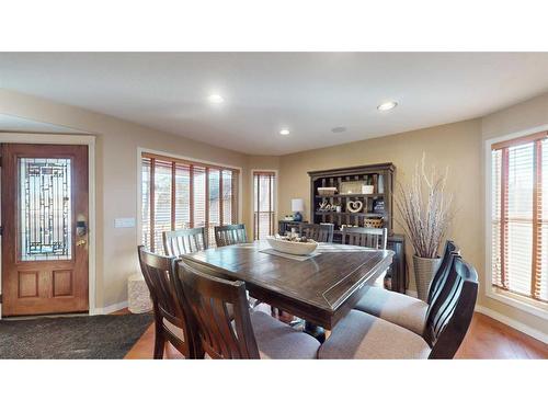 201 Pickles Crescent, Fort Mcmurray, AB - Indoor Photo Showing Dining Room