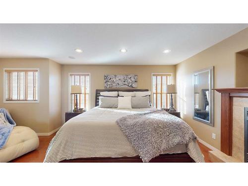 201 Pickles Crescent, Fort Mcmurray, AB - Indoor Photo Showing Bedroom