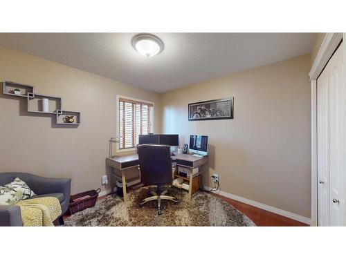 201 Pickles Crescent, Fort Mcmurray, AB - Indoor Photo Showing Office