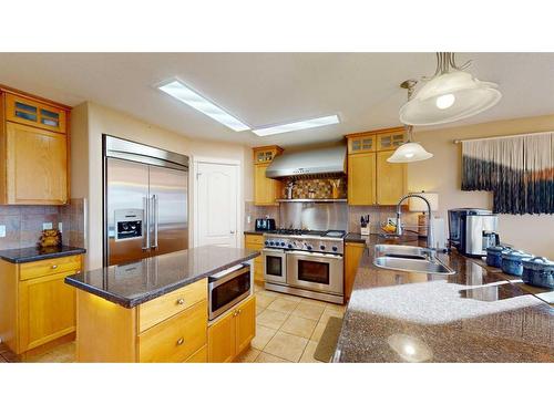 201 Pickles Crescent, Fort Mcmurray, AB - Indoor Photo Showing Kitchen With Stainless Steel Kitchen With Double Sink