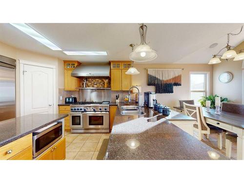 201 Pickles Crescent, Fort Mcmurray, AB - Indoor Photo Showing Kitchen With Stainless Steel Kitchen With Double Sink