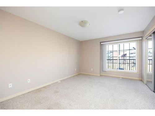 5101-200 Lougheed Drive, Fort Mcmurray, AB - Indoor Photo Showing Other Room