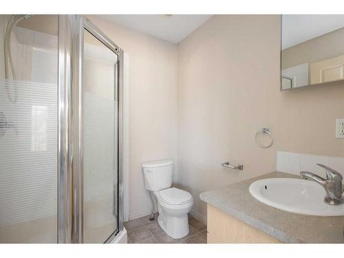 5101-200 Lougheed Drive, Fort Mcmurray, AB - Indoor Photo Showing Bathroom