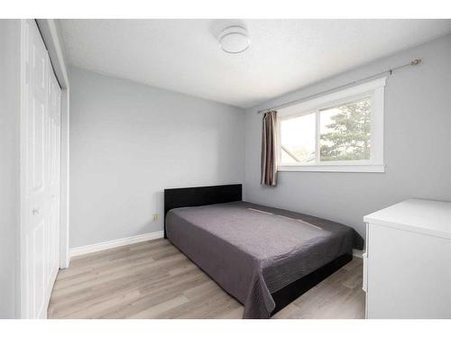 185 Ross Haven Drive, Fort Mcmurray, AB - Indoor Photo Showing Bedroom