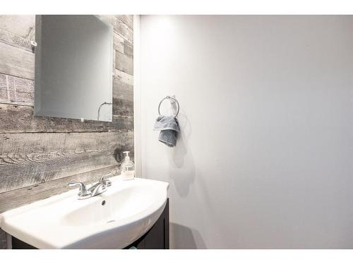 623-600 Signal Road, Fort Mcmurray, AB - Indoor Photo Showing Bathroom