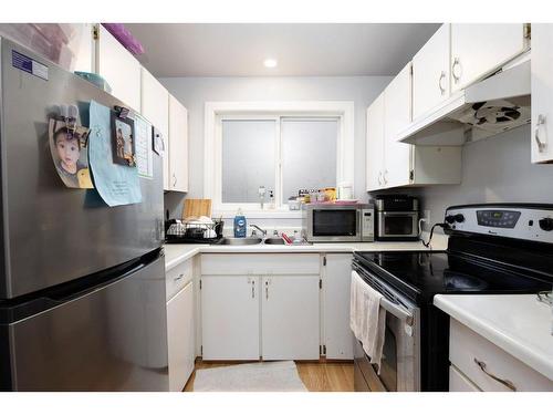 623-600 Signal Road, Fort Mcmurray, AB - Indoor Photo Showing Kitchen With Double Sink