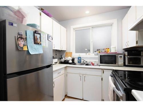 623-600 Signal Road, Fort Mcmurray, AB - Indoor Photo Showing Kitchen With Double Sink