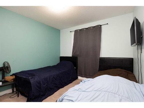 175 Loutit Road, Fort Mcmurray, AB - Indoor Photo Showing Bedroom