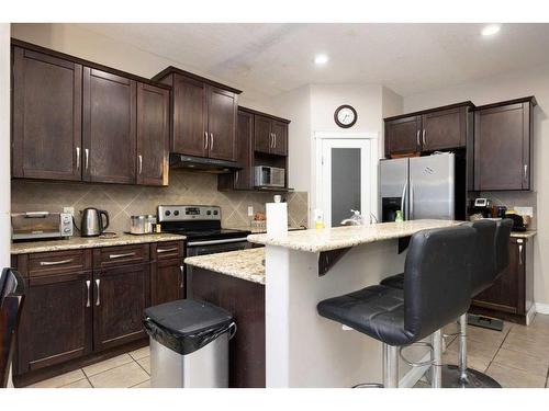 175 Loutit Road, Fort Mcmurray, AB - Indoor Photo Showing Kitchen With Stainless Steel Kitchen With Upgraded Kitchen