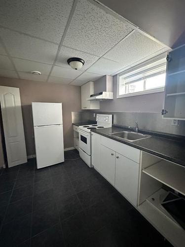 161 Silin Forest Road, Fort Mcmurray, AB - Indoor Photo Showing Kitchen