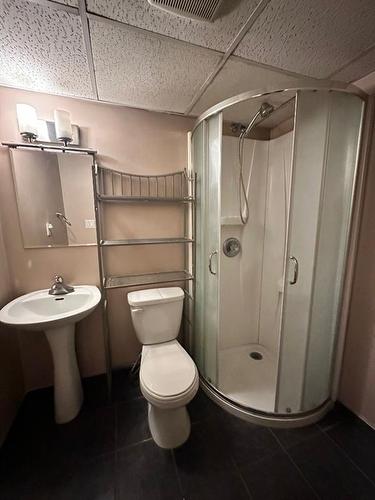 161 Silin Forest Road, Fort Mcmurray, AB - Indoor Photo Showing Bathroom